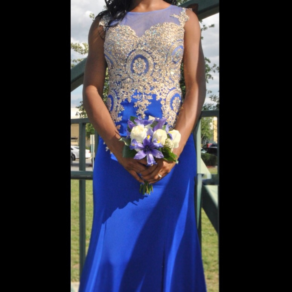 Dress - Picture 3 of 5
